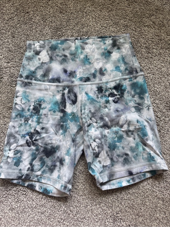 Pants - Lululemon biker shorts size 4 6”